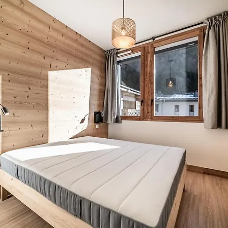 Pascal C03: 3 Neuf Pour 6 Personnes Appartement *